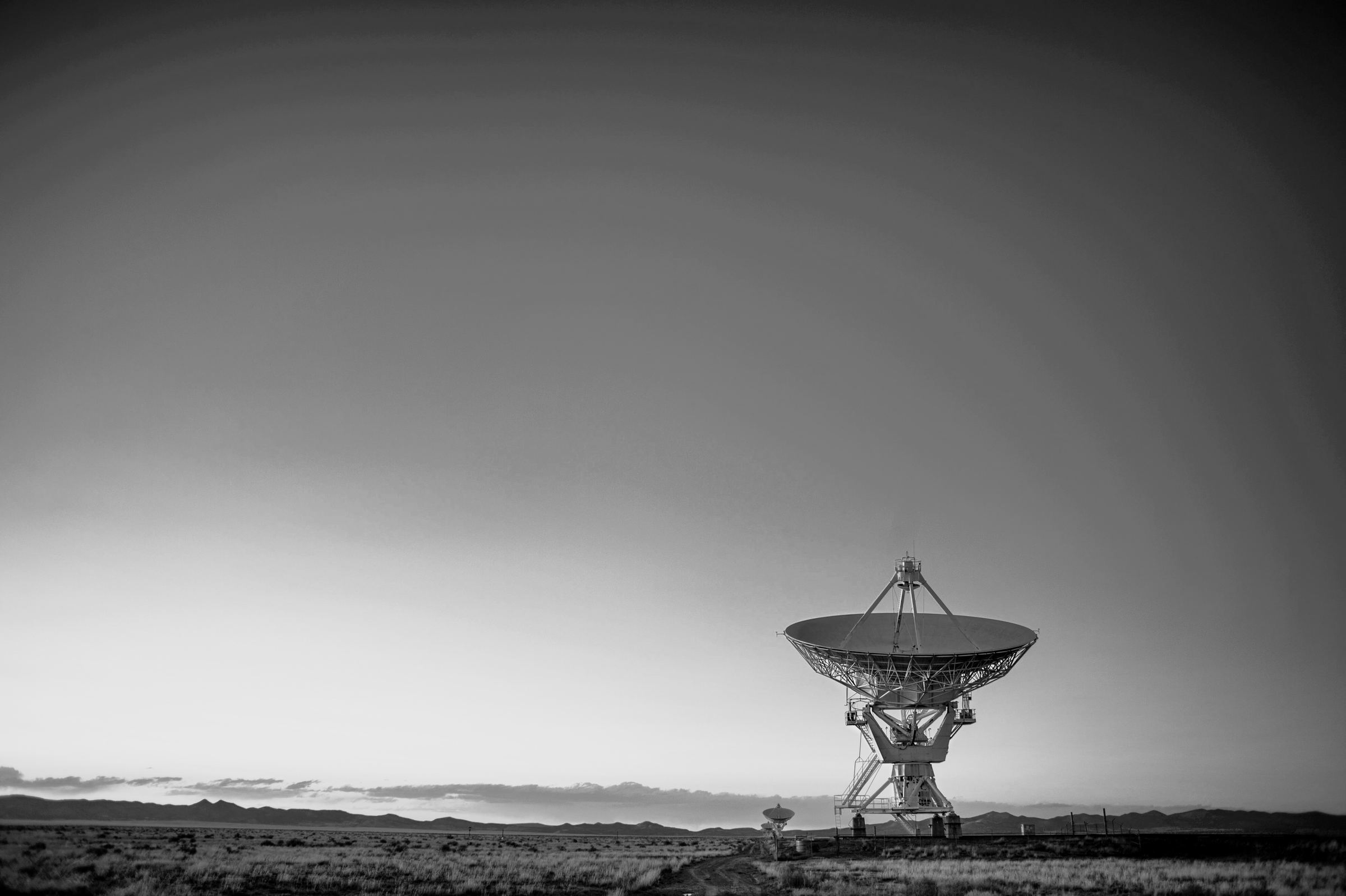 Radio telescope against an open sky
